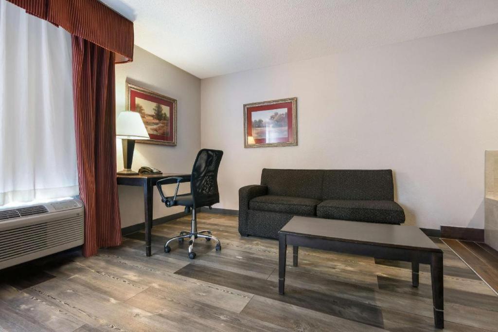 Surestay Plus Hotel Tarboro Exteriér fotografie